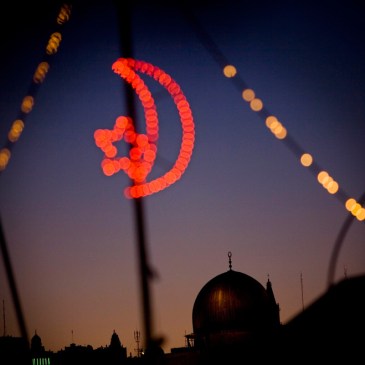 Masjid Al-Aqsa - seen through festive Ramadan lights (2009 - AP Photo/Bernat Armangue)