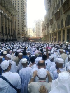 Crowded street Makkah