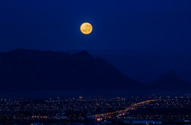Moon over table mountain