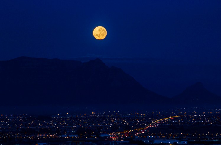Moon over table mountain